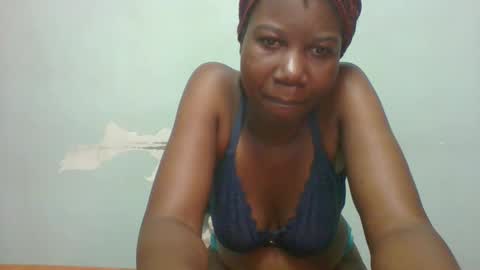 Snapshot of am_creme_delight chatting on 06-07-26, 02:05 am_creme_delight online show from 06-07-26, 02:05