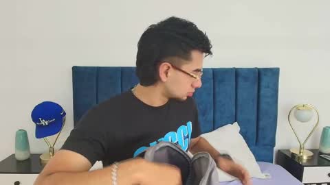 Amadeo Wild online show from 03-09-25, 02:21