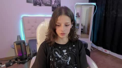 Snapshot of amaia_daniells chatting on 05-11-26, 08:28 B I A N C A online show from 05-11-26, 08:28