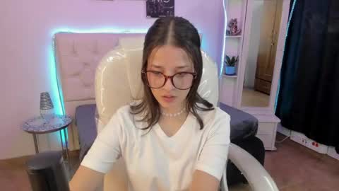 Snapshot of amaia_daniells chatting on 05-16-26, 09:13 B I A N C A online show from 05-16-26, 09:13