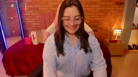 Hi Im AmaiaHelp me reach 100 likes online show from 06-14-26, 01:13