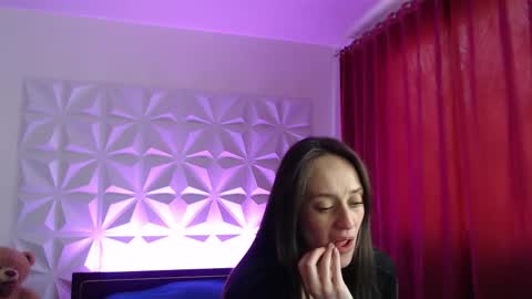 Amalett online show from 10-19-25, 12:17