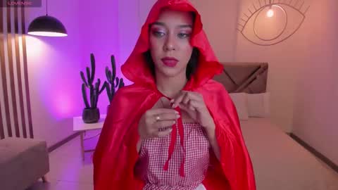 Amalia cruss online show from 10-15-25, 09:04