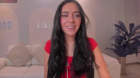 Amalia cruss online show from 11-17-25, 08:03