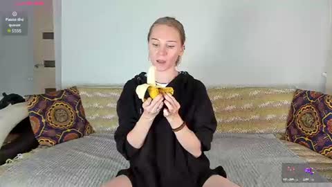 Amalia online show from 07-19-26, 09:02