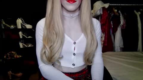 Amalie online show from 09-11-25, 07:47