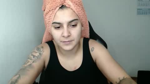 Snapshot of amanda5star chatting on 01-31-26, 08:29 The queen of the biceps online show from 01-31-26, 08:29