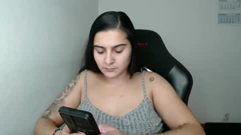 Snapshot of amanda5star chatting on 02-04-26, 06:25 The queen of the biceps online show from 02-04-26, 06:25