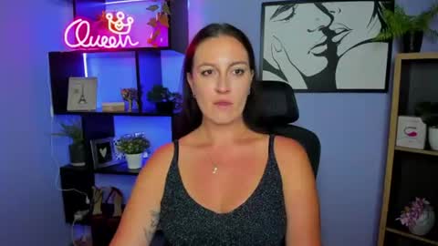 Snapshot of amanda_burn chatting on 06-24-26, 01:43 Amanda online show from 06-24-26, 01:43