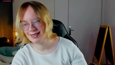 Hi im Amanda online show from 11-19-25, 08:31