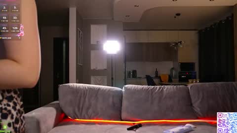     online show from 02-06-26, 03:33