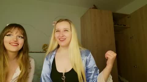 Snapshot of amanda_sherr chatting on 06-17-26, 05:32 Amanda online show from 06-17-26, 05:32