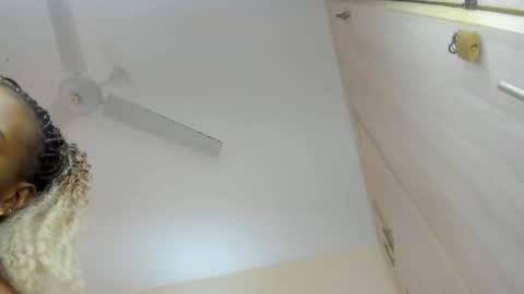 Amanda tint online show from 10-22-25, 07:52