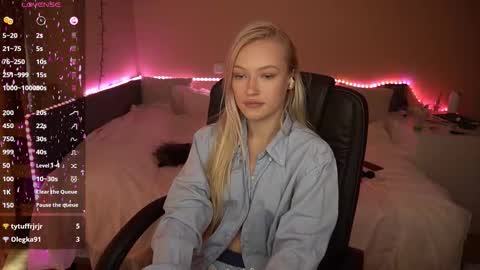 Snapshot of amandaafire chatting on 09-28-25, 01:27 Amanda online show from 09-28-25, 01:27