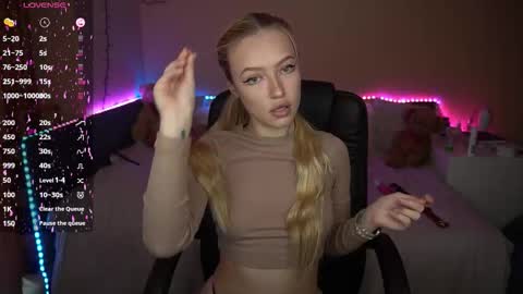 Snapshot of amandaafire chatting on 11-01-25, 06:59 Amanda online show from 11-01-25, 06:59