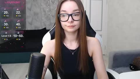 Mila online show from 02-17-25, 12:16