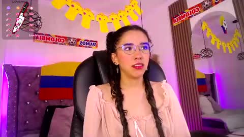 amara_davis1 online show from 07-08-26, 04:50
