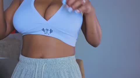 Snapshot of amara_queen_ chatting on 07-09-26, 11:58 Amara online show from 07-09-26, 11:58