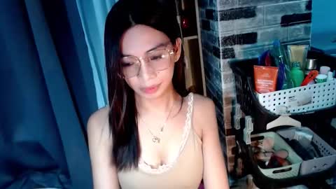 Snapshot of amarabellax chatting on 12-03-25, 12:47 BELLA online show from 12-03-25, 12:47