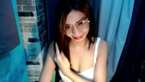 BELLA online show from 05-24-26, 01:10