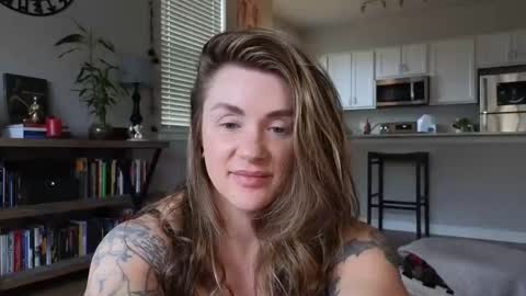 Amara Jezebel online show from 11-05-25, 05:35