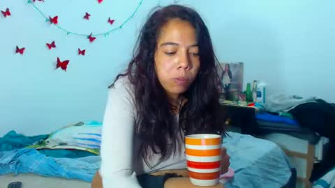 Amara Julia online show from 12-31-24, 05:40