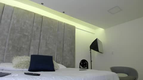 Emily online show from 01-23-25, 10:43