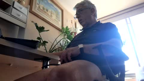 Snapshot of amaro57 chatting on 01-22-25, 04:44 Amaro online show from 01-22-25, 04:44