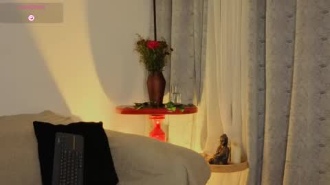 Snapshot of amatistahot1 chatting on 04-25-26, 02:25 Amatista online show from 04-25-26, 02:25