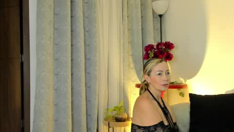 Snapshot of amatistahot1 chatting on 05-23-26, 06:40 Amatista online show from 05-23-26, 06:40