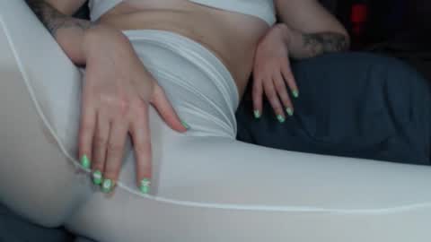 Snapshot of amayamalina chatting on 12-14-24, 01:49 Malina online show from 12-14-24, 01:49