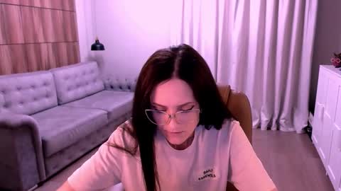 Snapshot of amazingeyes89 chatting on 04-19-26, 01:21 Izza online show from 04-19-26, 01:21