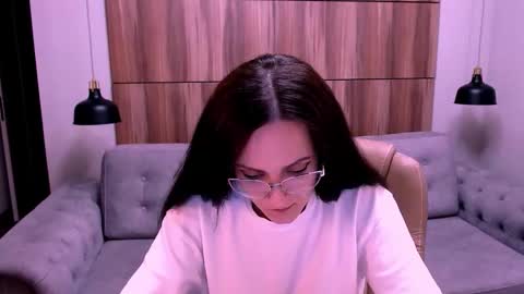 Snapshot of amazingeyes89 chatting on 05-05-26, 02:58 Izza online show from 05-05-26, 02:58