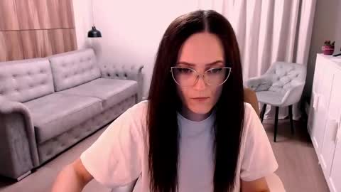 Snapshot of amazingeyes89 chatting on 05-28-26, 01:08 Izza online show from 05-28-26, 01:08