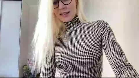 Kelly online show from 03-11-26, 07:36