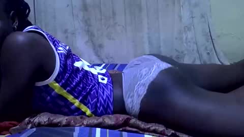 Snapshot of amazon_girl03 chatting on 11-09-25, 04:33 amazon_girl03 online show from 11-09-25, 04:33