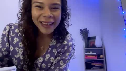 Snapshot of amazoniacaramel chatting on 06-13-26, 12:19 Sonie online show from 06-13-26, 12:19