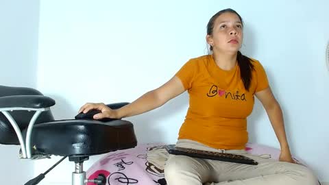 Snapshot of ambar69noir chatting on 04-25-26, 11:35 HAMBAR online show from 04-25-26, 11:35