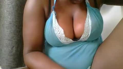 Mia online show from 03-05-25, 04:56