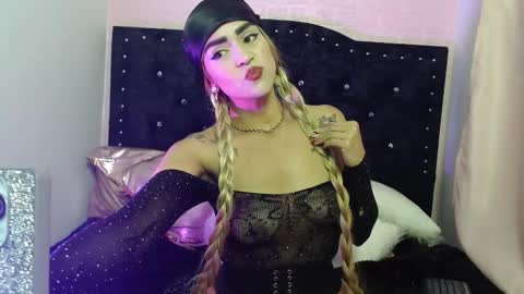 ambar rouxee online show from 01-13-26, 09:42