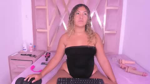 Snapshot of ambarglowasm chatting on 06-04-26, 10:27 Ambar online show from 06-04-26, 10:27