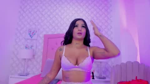 amber  ferrera online show from 12-22-25, 07:44