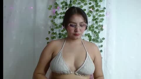 Snapshot of amber__muse chatting on 03-08-26, 11:14 Amber online show from 03-08-26, 11:14