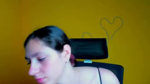 Snapshot of amber__r chatting on 05-19-26, 11:05 Amber online show from 05-19-26, 11:05