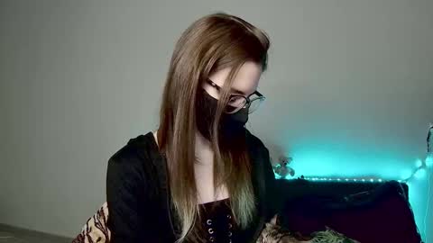 Amber non-nude model online show from 01-14-26, 07:58