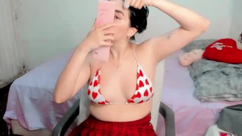 Snapshot of amber_landy1 chatting on 04-06-26, 08:21 amber online show from 04-06-26, 08:21