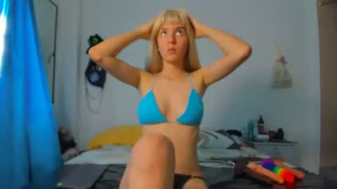 Snapshot of amber_luz_hot chatting on 08-06-26, 08:00 amber_luz_hot online show from 08-06-26, 08:00