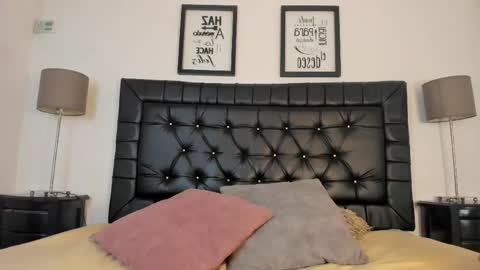 julieta  online show from 04-17-26, 01:47