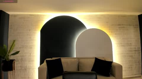 Snapshot of amberfox_1 chatting on 11-25-25, 12:05 Amber Fox online show from 11-25-25, 12:05