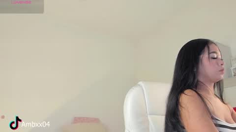 Amber online show from 12-22-25, 12:24